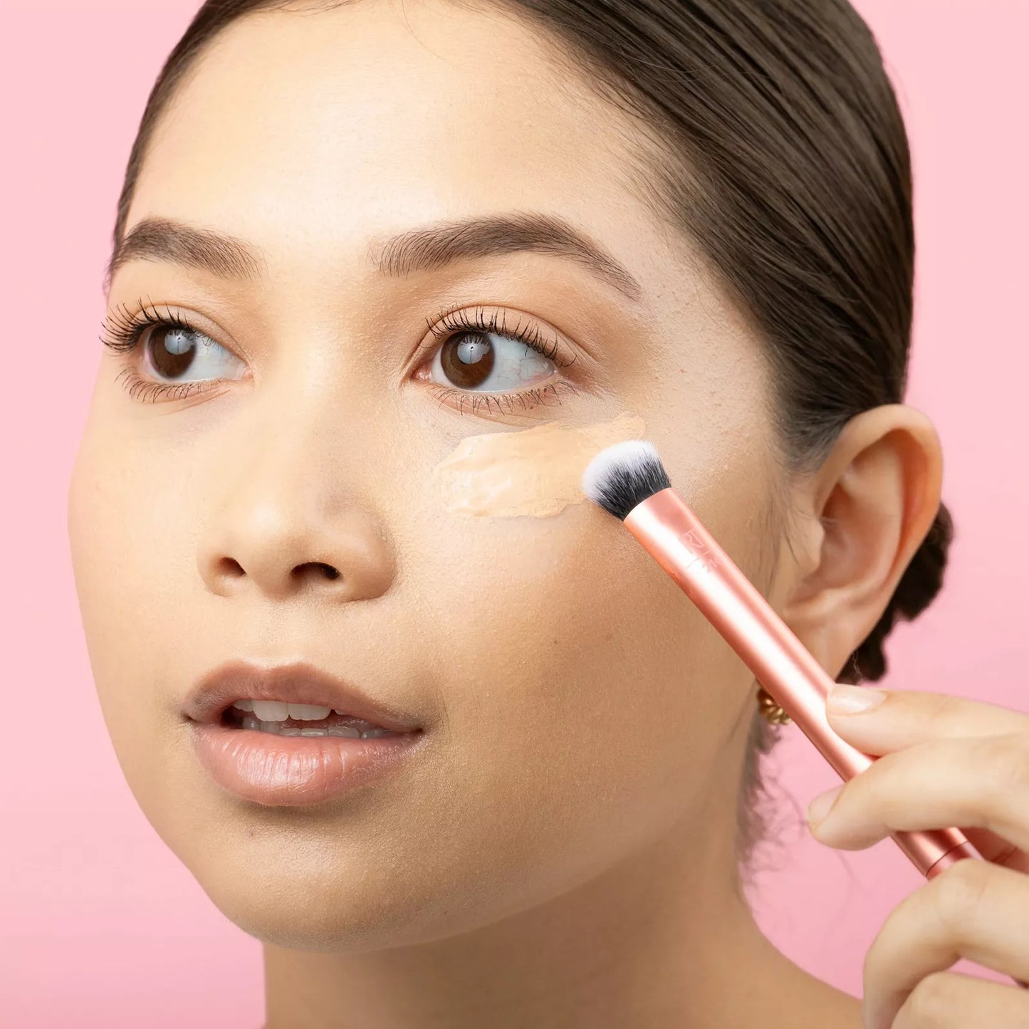 Real Techniques Expert Liquid and Cream Concealer Makeup Brush